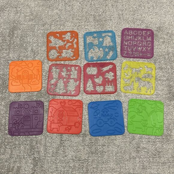 Vintage Tupperware Kids Stencils & Rubbing Plates Holiday Halloween Christmas 11 - Picture 1 of 5